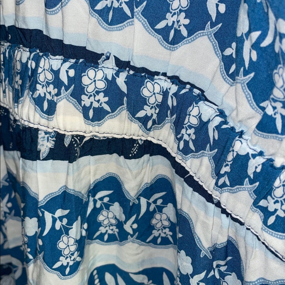 LOFT Blue Floral Jumpsuit with Elastic waist and side pockets. Size Large - Picture 7 of 11